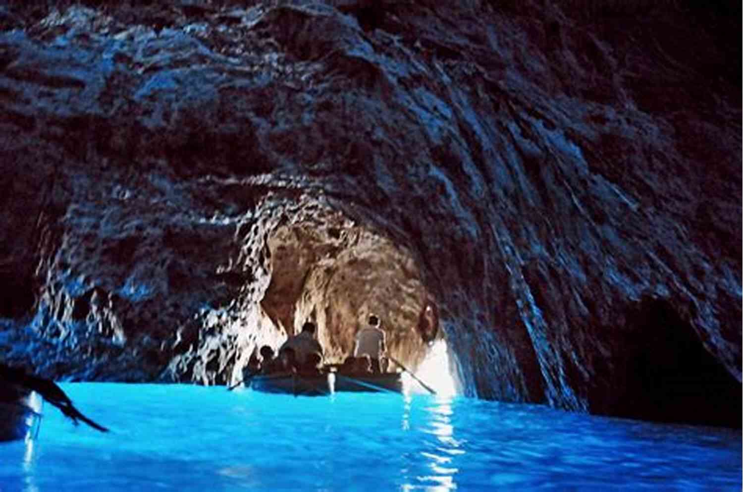 The Caves Of Amore A Sensuous Tale Of Love And Adventure In The Mesmerizing Caves Of Capri Alessandro: A Steamy Romance (Books 1 To 6) (Italian Lovers Collection)