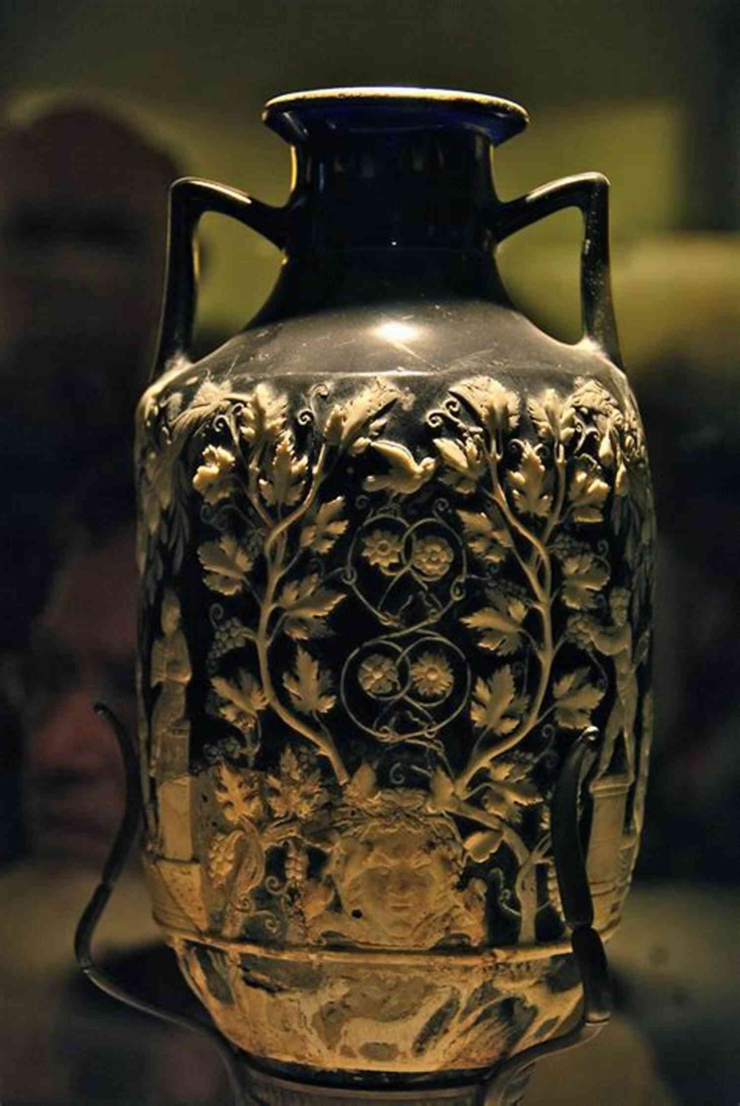 Vase Of Pompeii Play Immersive Scenes Replicating The Ancient Roman Cityscape Vase Of Pompeii: A Play